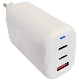 Biała ładowarka sieciowa Techly IPW-USB-65W2C1A 65 W - widok obudowy, wtyczki i trzech portów USB