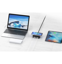 Stacja ładująca Techly I-CHARGE-WR65AC z laptopem, tabletem, powerbankiem i smartfonem ładowanym indukcyjnie